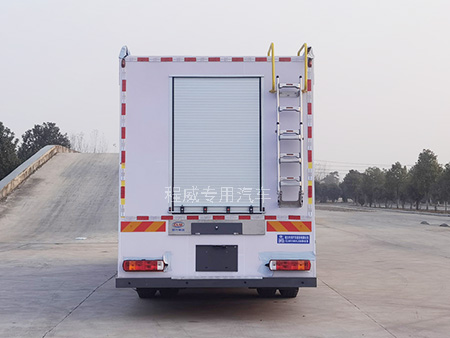 重汽豪沃多功能應(yīng)急凈水車