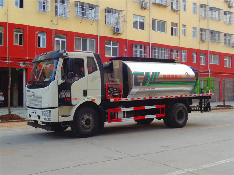 8噸解放瀝青灑布車