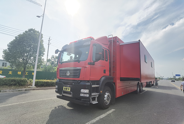 汕德卡宿營車