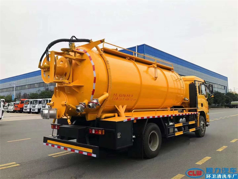 陜汽德龍聯(lián)合疏通車今日現(xiàn)車