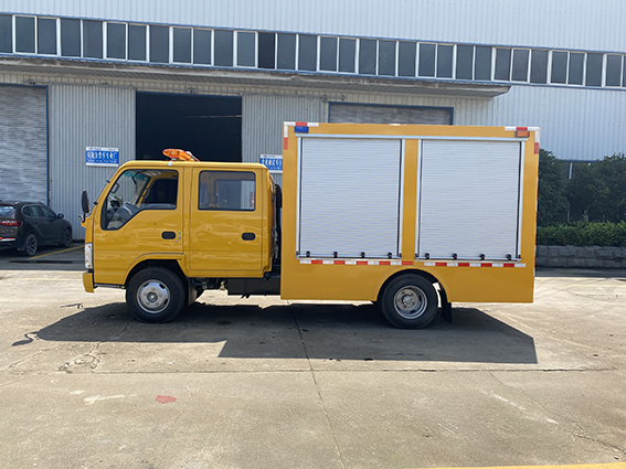 五十鈴雙排藍(lán)牌1000方救險(xiǎn)車(chē)