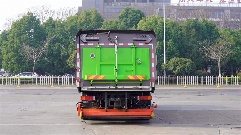 東風(fēng)天錦道路污染清除車五一特價(jià)