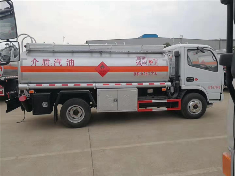 東風多利卡藍牌油罐車C1可駕駛
