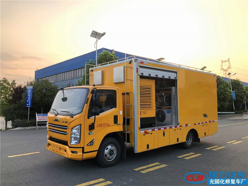 程力紫外光固化管道修復車生產廠家