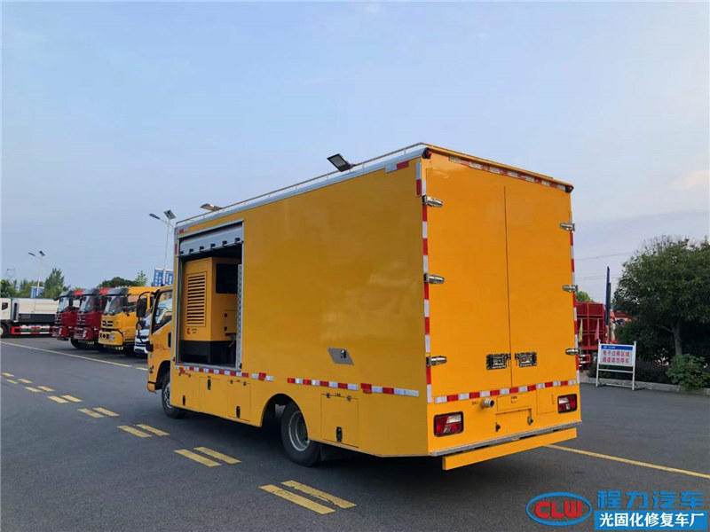 程力紫外光固化管道修復車生產廠家