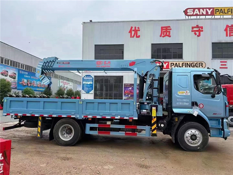 柳汽乘龍單橋隨車(chē)吊4500軸距