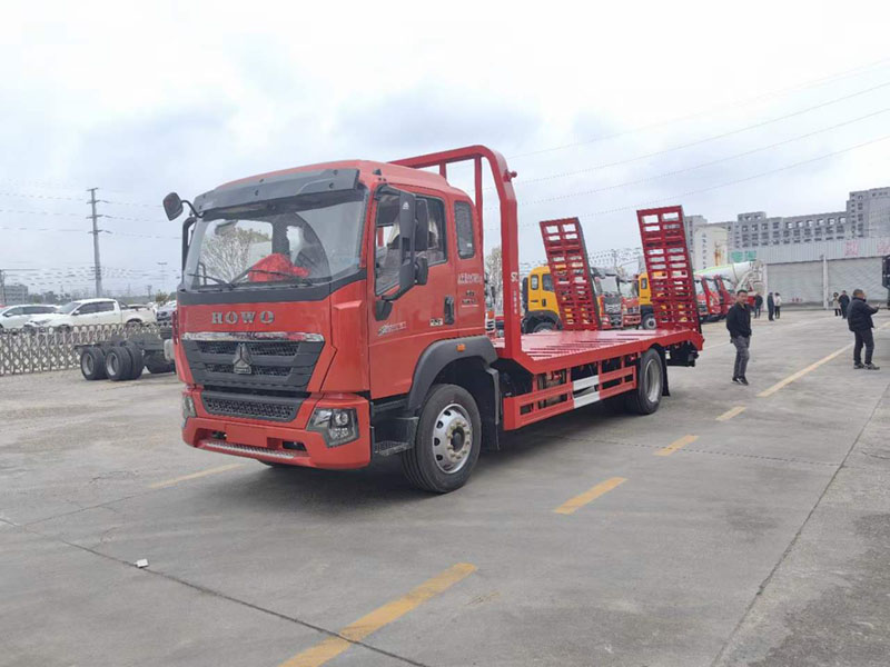 重汽豪沃G5X低平板車(chē)廠(chǎng)家自營(yíng)