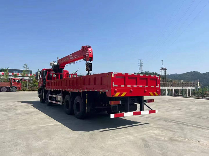 東風天龍龍擎KC后八輪隨車吊新款