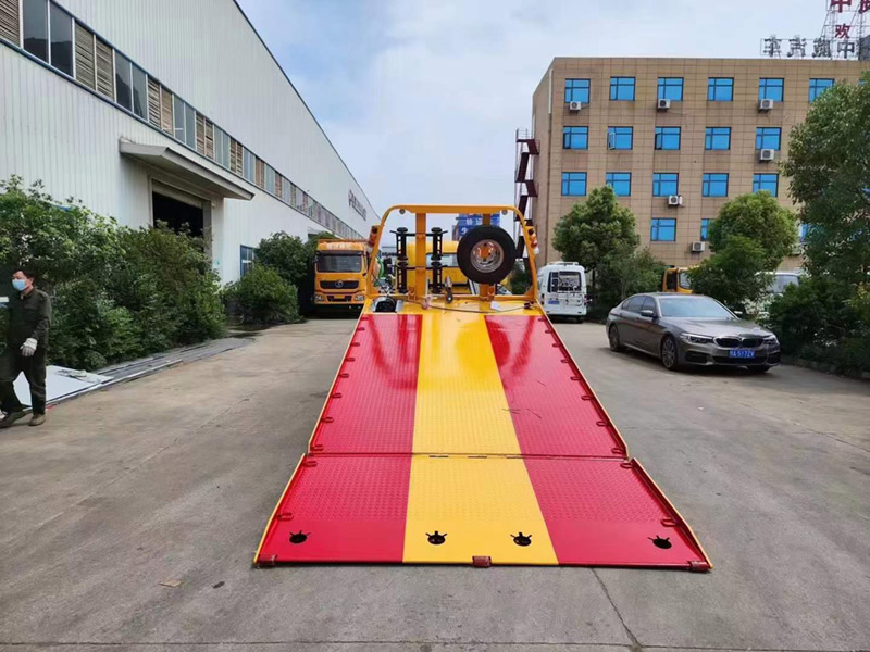 重汽豪沃悍將清障車藍(lán)牌出售
