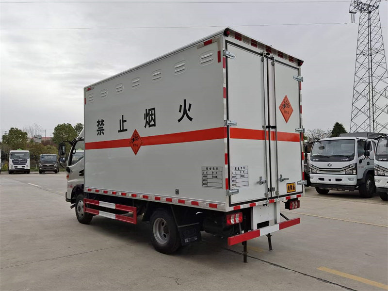 江淮駿鈴爆破器材運(yùn)輸車(chē)多少米