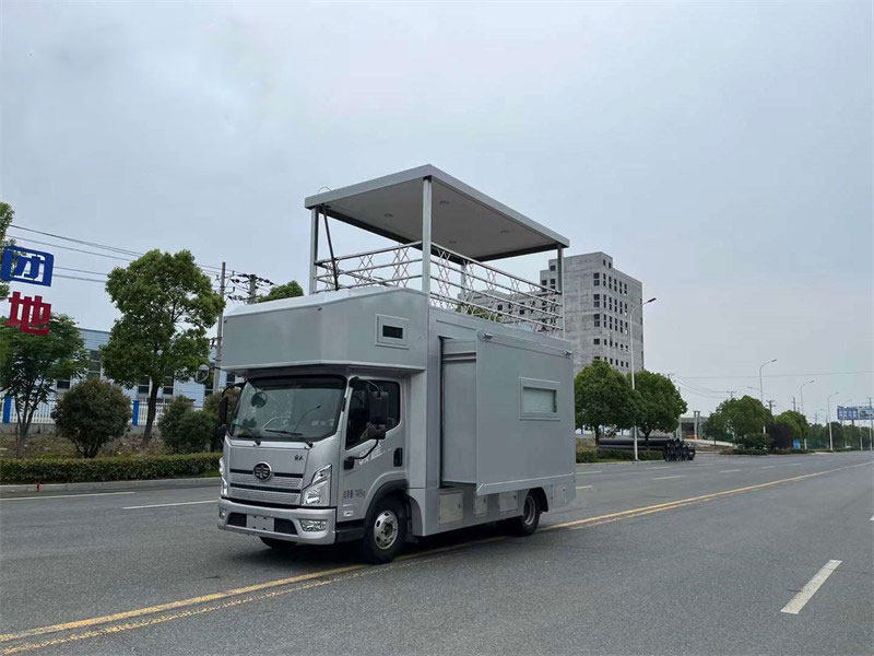 解放領(lǐng)途升降頂房車(chē)現(xiàn)車(chē)有售