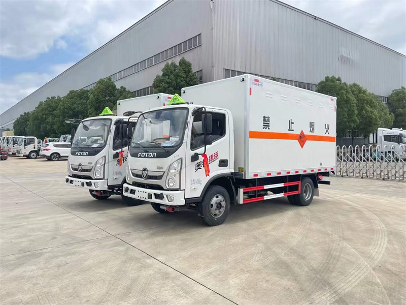 奧鈴捷運煙花爆竹專用運輸車兩臺齊發(fā)