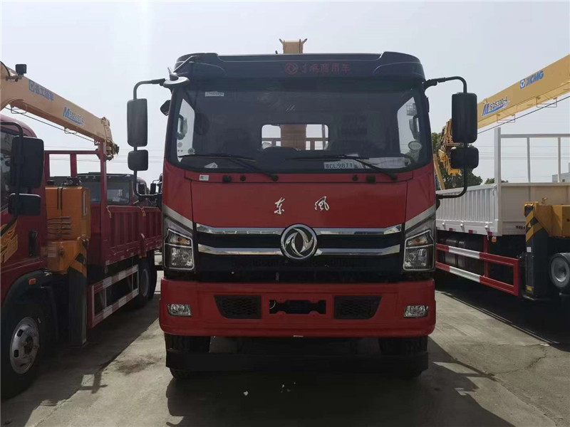 6.3噸徐工新款隨車吊現(xiàn)車一臺(tái)