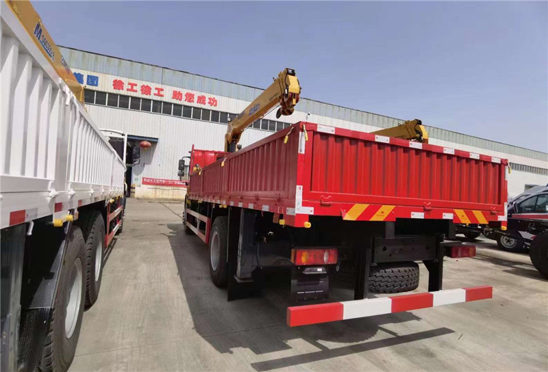 6.3噸徐工新款隨車吊現(xiàn)車一臺(tái)