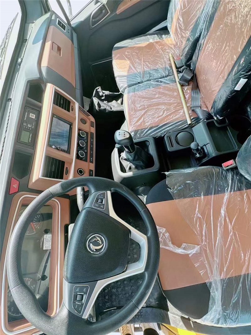 新天龍6.3噸隨車吊整車工程黃完工