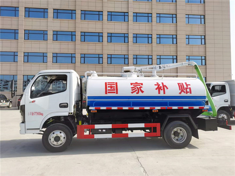 東風(fēng)多利卡5方吸糞車國(guó)六新品