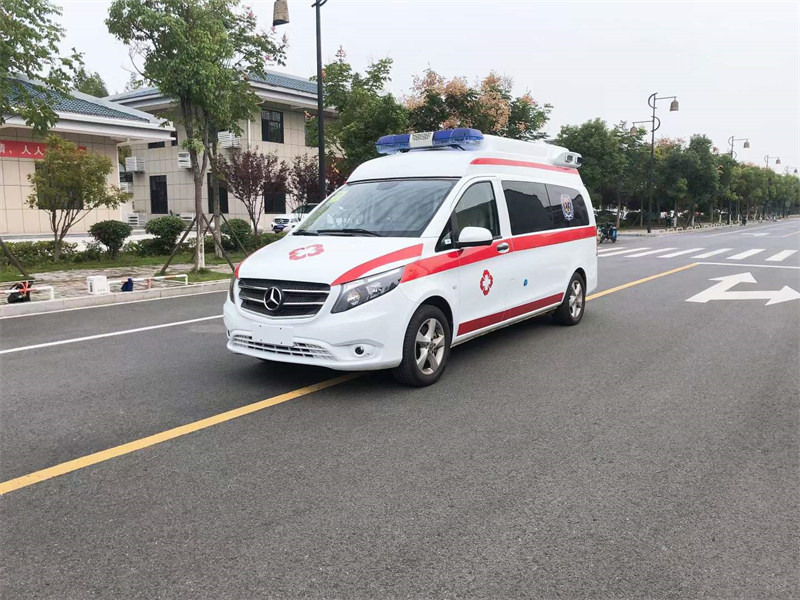 奔馳救護(hù)車(chē)源頭廠家優(yōu)惠促銷(xiāo)
