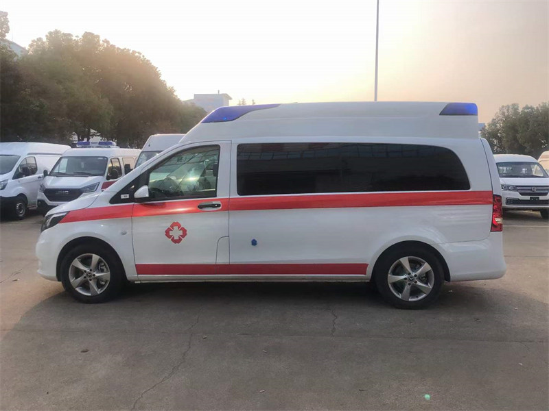 奔馳救護(hù)車(chē)源頭廠家優(yōu)惠促銷(xiāo)
