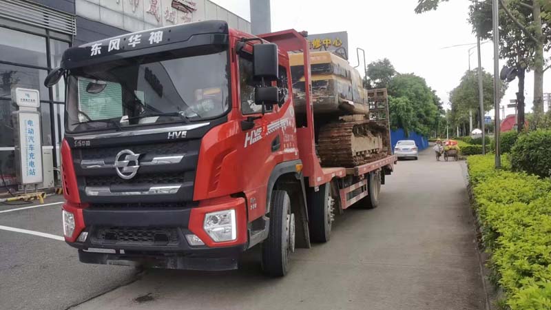 東風(fēng)前四后六平板運輸車可達9噸