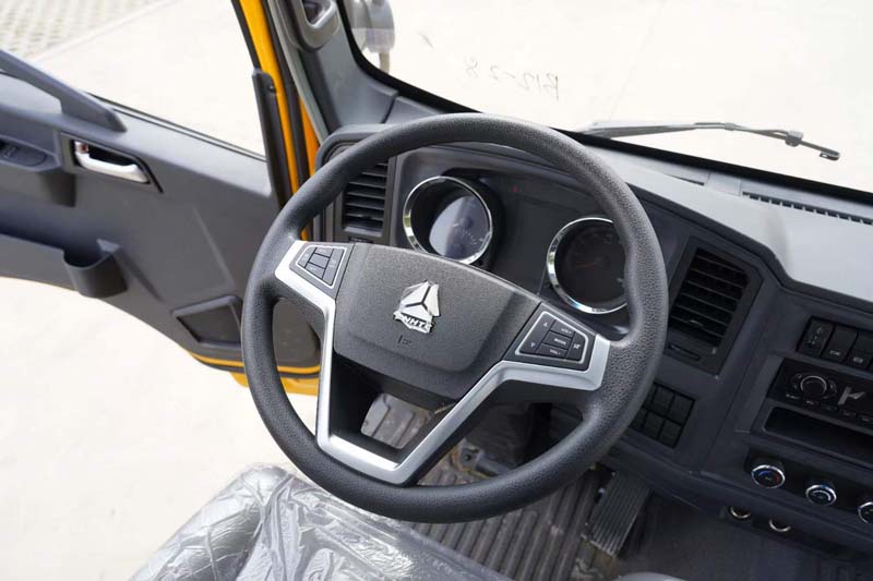 藍牌一拖二清障車重汽豪沃3600軸距