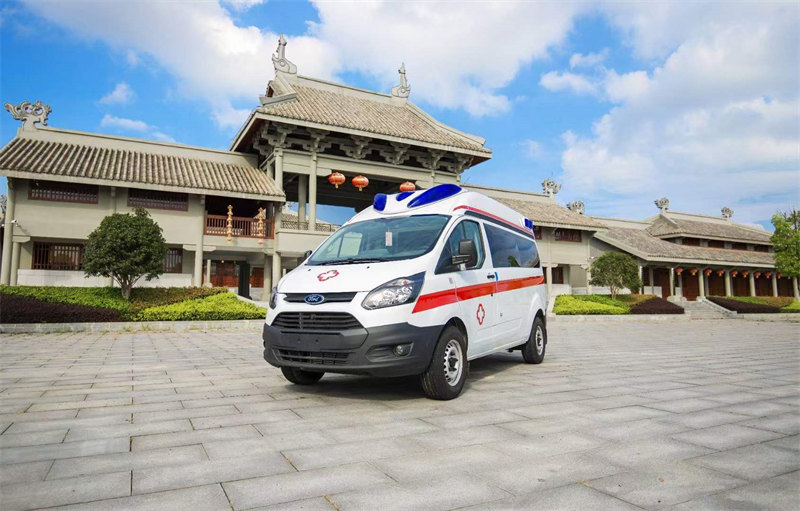 福特v362救護(hù)車2.0T帶渦輪增壓動(dòng)力