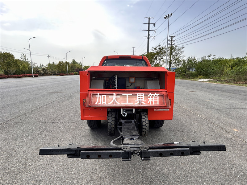 程力皮卡雙排清障車低轉(zhuǎn)速大扭矩