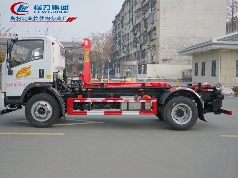 重汽豪曼3900軸距勾臂垃圾車