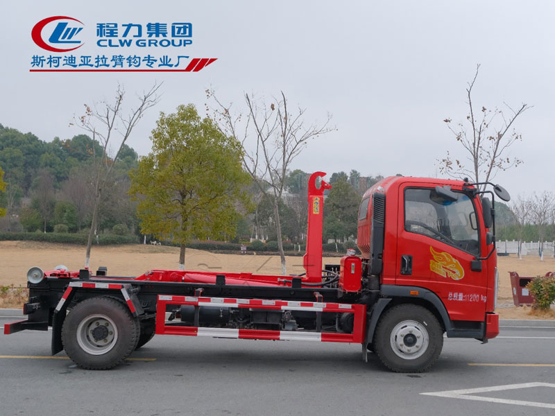 重汽豪曼3650軸距勾臂垃圾車