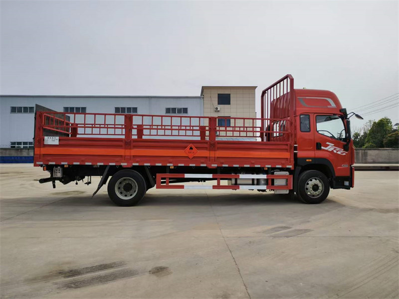 解放6.8氣瓶車6缸250馬力穩(wěn)性好