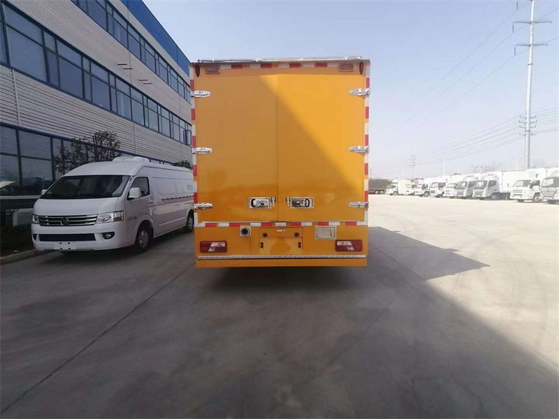 江鈴凱銳救險(xiǎn)車特價(jià)出售