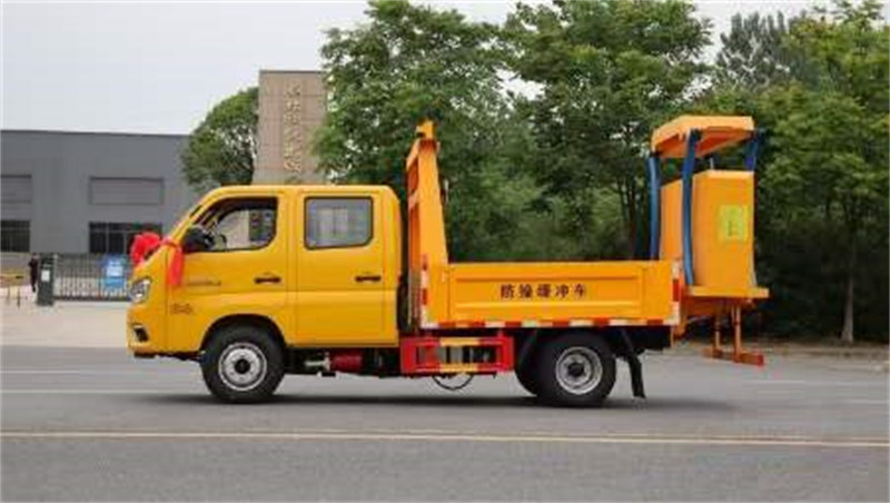 雙排防撞緩沖車滿足藍(lán)牌新規(guī)10.8萬