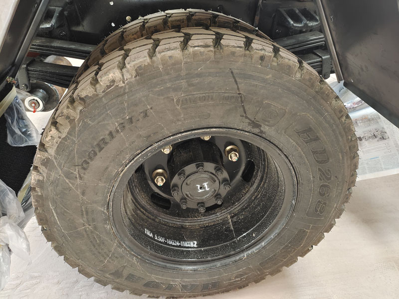 南駿車廂可卸式垃圾車可下地下室的勾臂垃圾車
