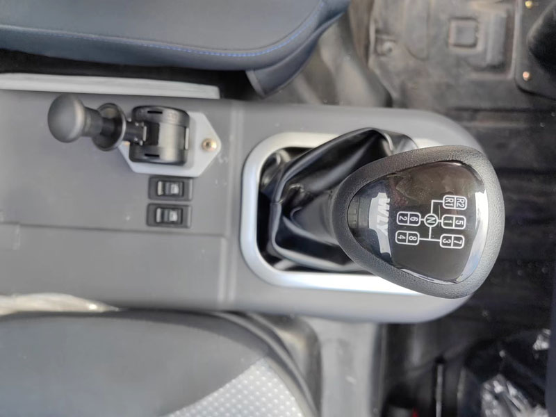 南駿車廂可卸式垃圾車可下地下室的勾臂垃圾車