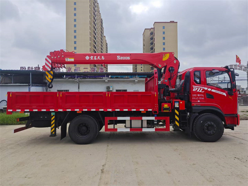 宏昌天馬8噸5節(jié)隨車吊月底價(jià)格