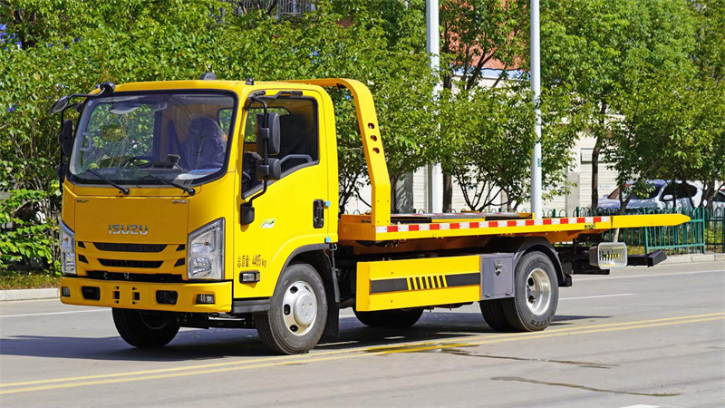 五十鈴翼放藍(lán)牌一拖二清障現(xiàn)車