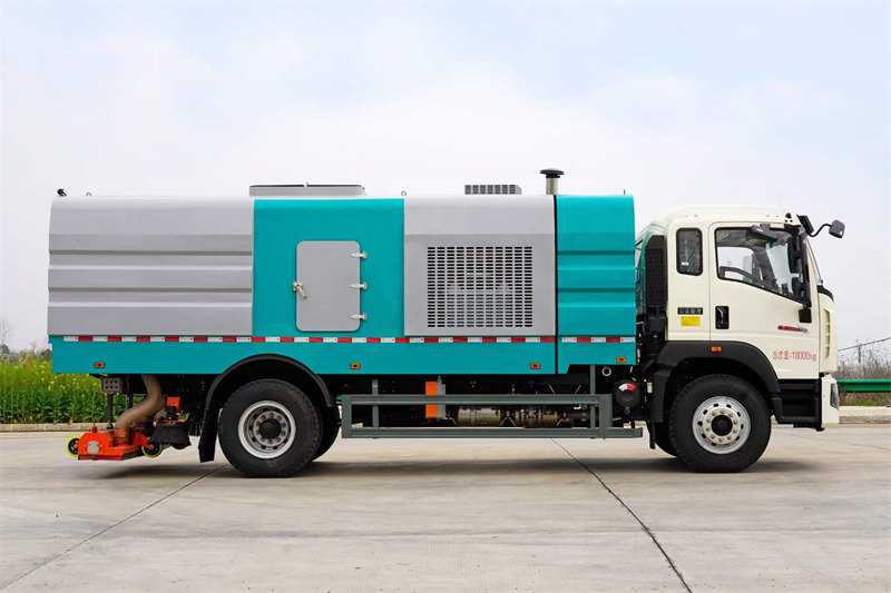 重汽豪沃G5X吸塵車廠家優(yōu)惠促銷