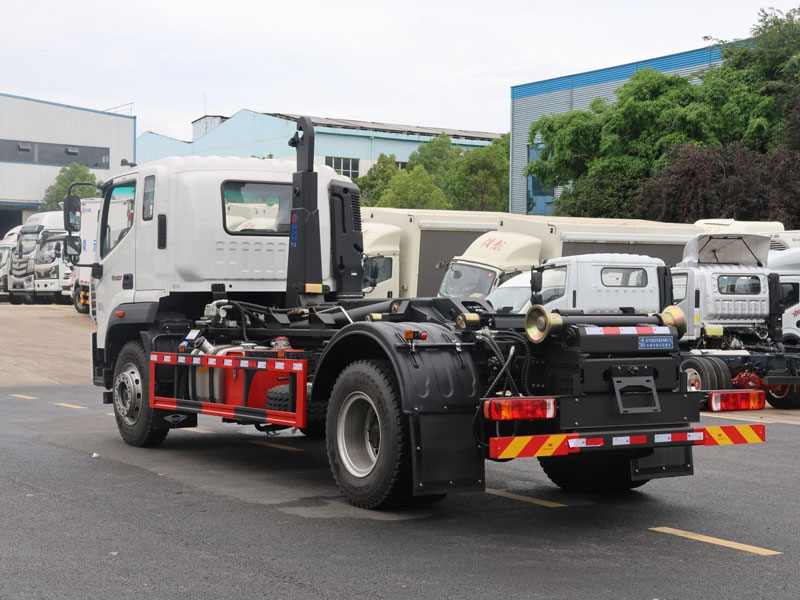 福田領(lǐng)航ES7車廂可卸式垃圾車