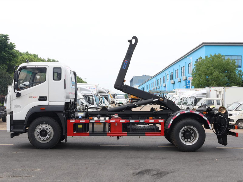 福田領(lǐng)航ES7車廂可卸式垃圾車