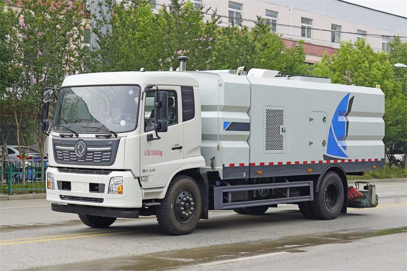 東風(fēng)天錦10方后置滾掃吸塵車新涂裝