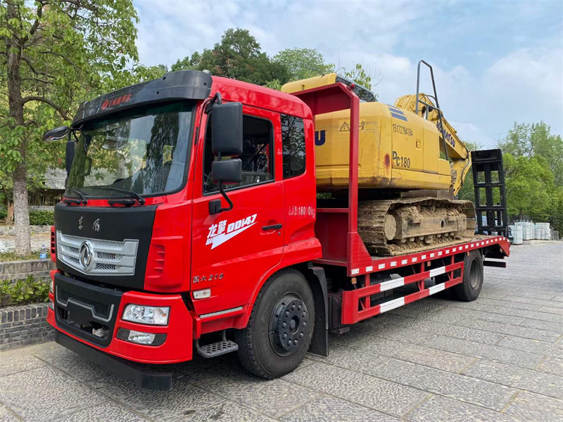 東風(fēng)D17平?板運(yùn)輸車(chē)扭矩大