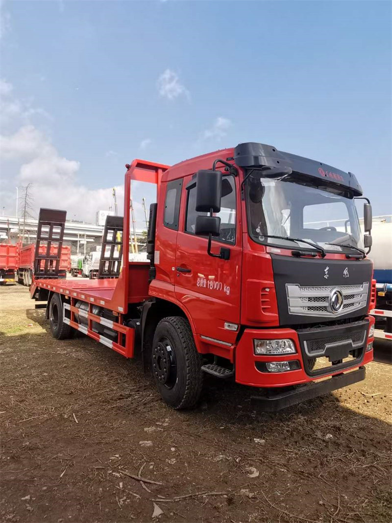 東風(fēng)D17平?板運(yùn)輸車(chē)扭矩大