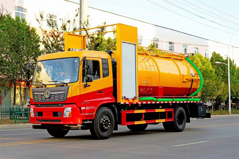 東風(fēng)天錦?清洗吸污車(chē)康明斯230國(guó)六發(fā)動(dòng)機(jī)