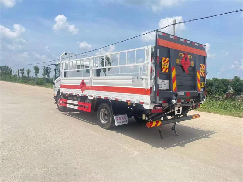 解放4米8小黃牌氣瓶運(yùn)輸車營(yíng)運(yùn)齊全上牌無(wú)憂