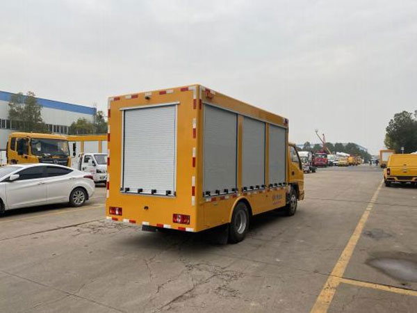 江鈴 2000m3/h 流量排水救險(xiǎn)車(chē)