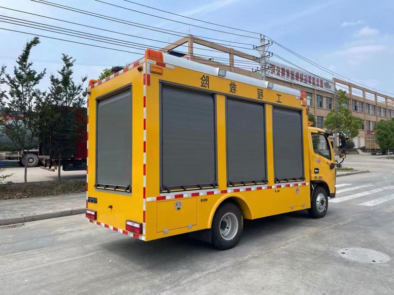 東風(fēng)D7多利卡2000方排水車