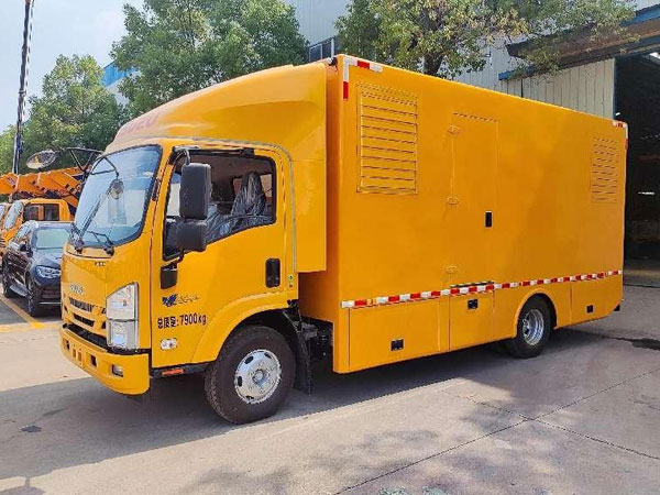 五十鈴100KW電源車資料