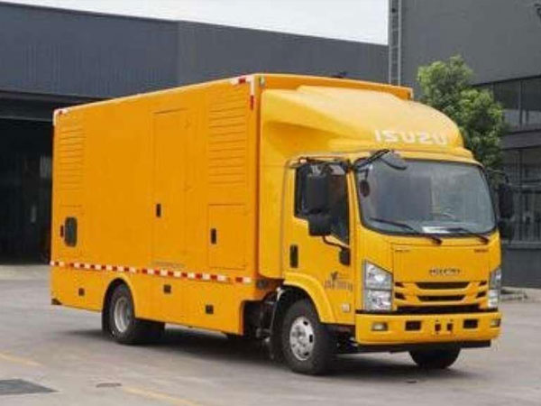 五十鈴150KW電源車