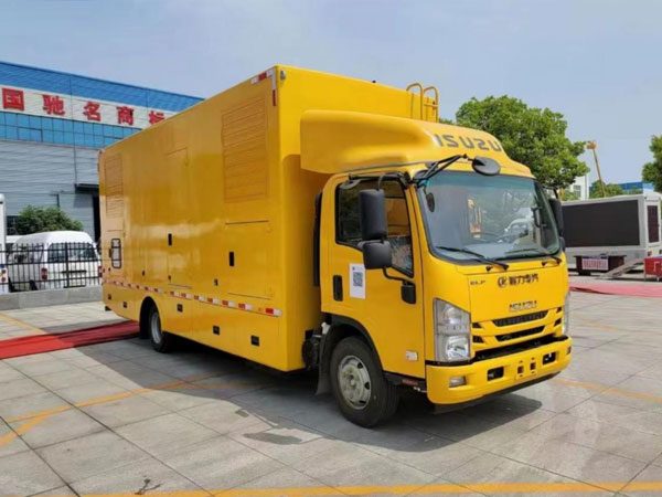 五十鈴150KW電源車