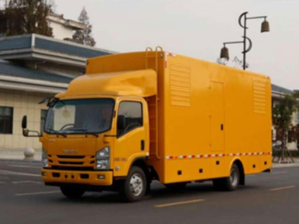 五十鈴150KW電源車