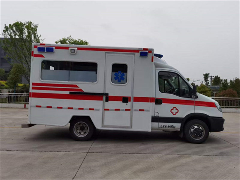 負壓依維柯救護車出廠價一臺